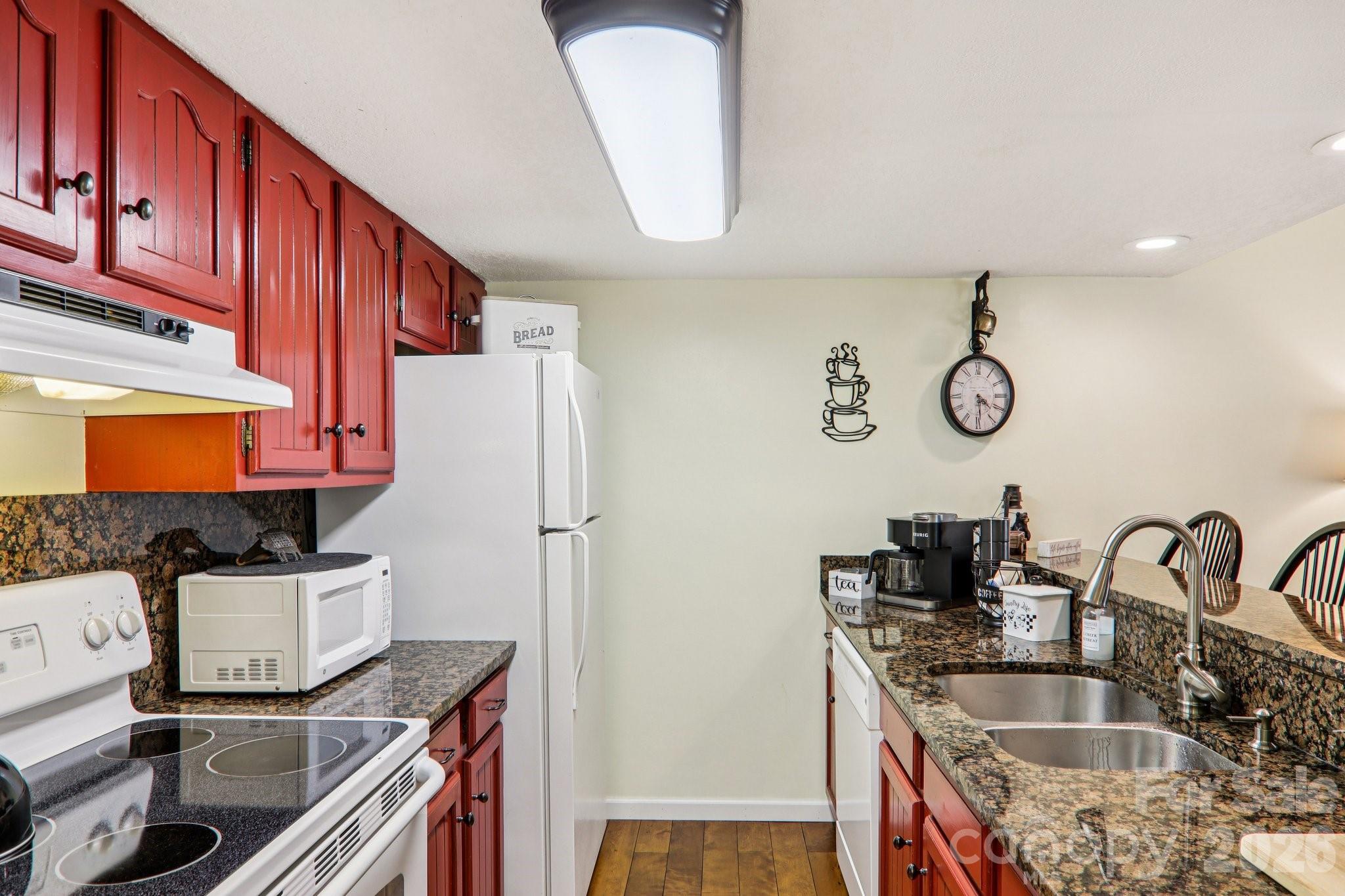 Riverside Valley Villas - Residential