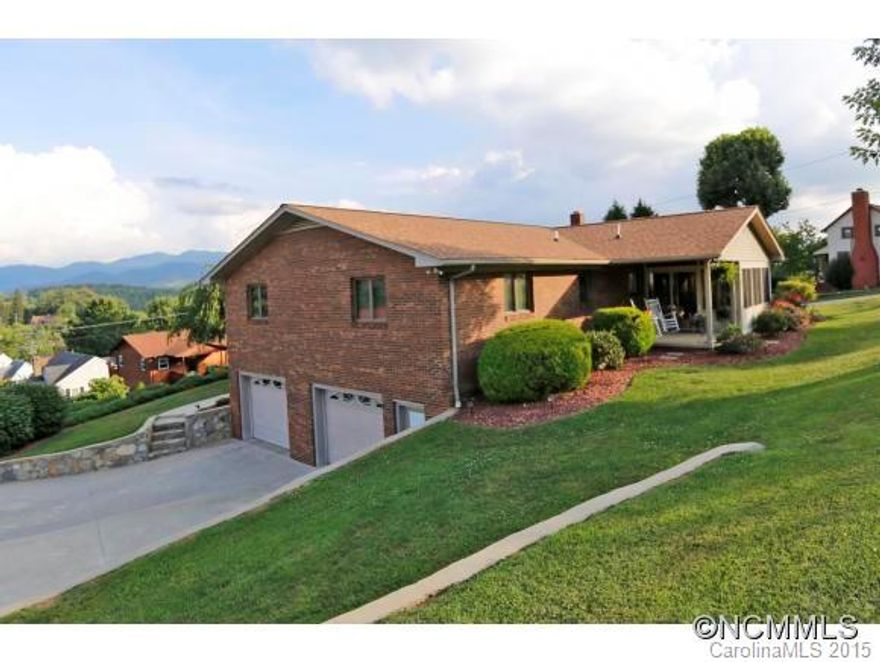 Immaculate & lovely one level living 3 bedroom, 2 bath home well maintained with many updates, this home boasts great light & livability. Large eat-in kitchen with dining area and breakfast bar, spacious great room & foyer, & wonderful sunroom or covered rear porch that looks out at private back yard.