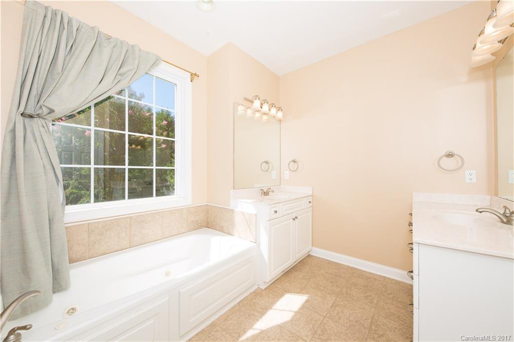 The Lakes At Derby Downs - Residential