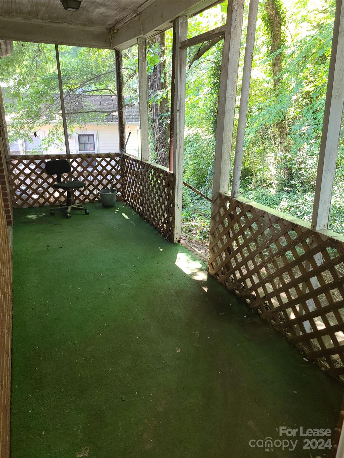 Unknown - Residential Lease