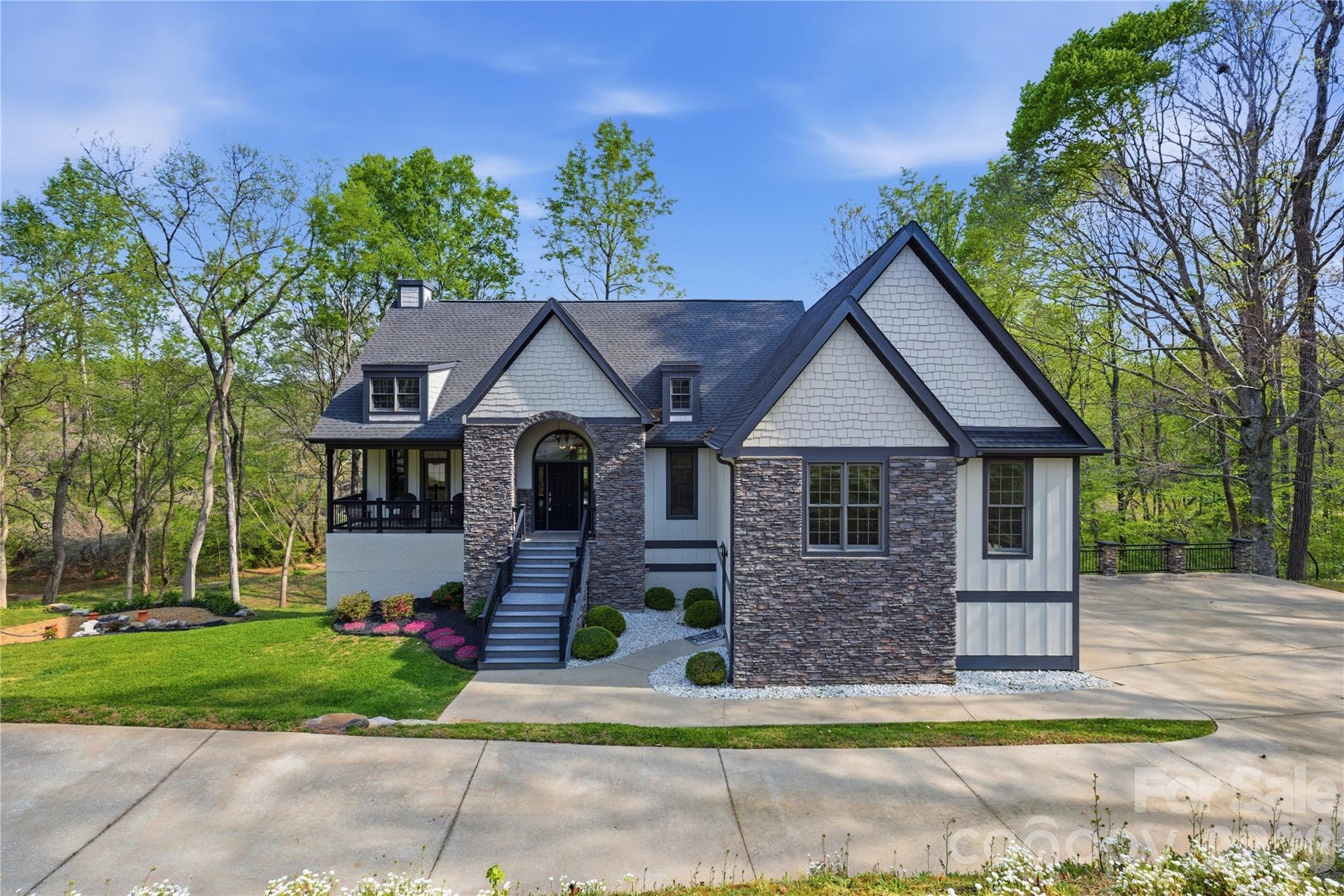 Vista at the Riverbank - Residential