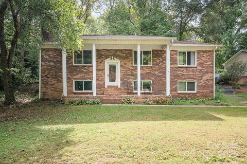 Photo of 1959 Rock Springs Circle, Denver, NC 28037 (MLS # 4311454)