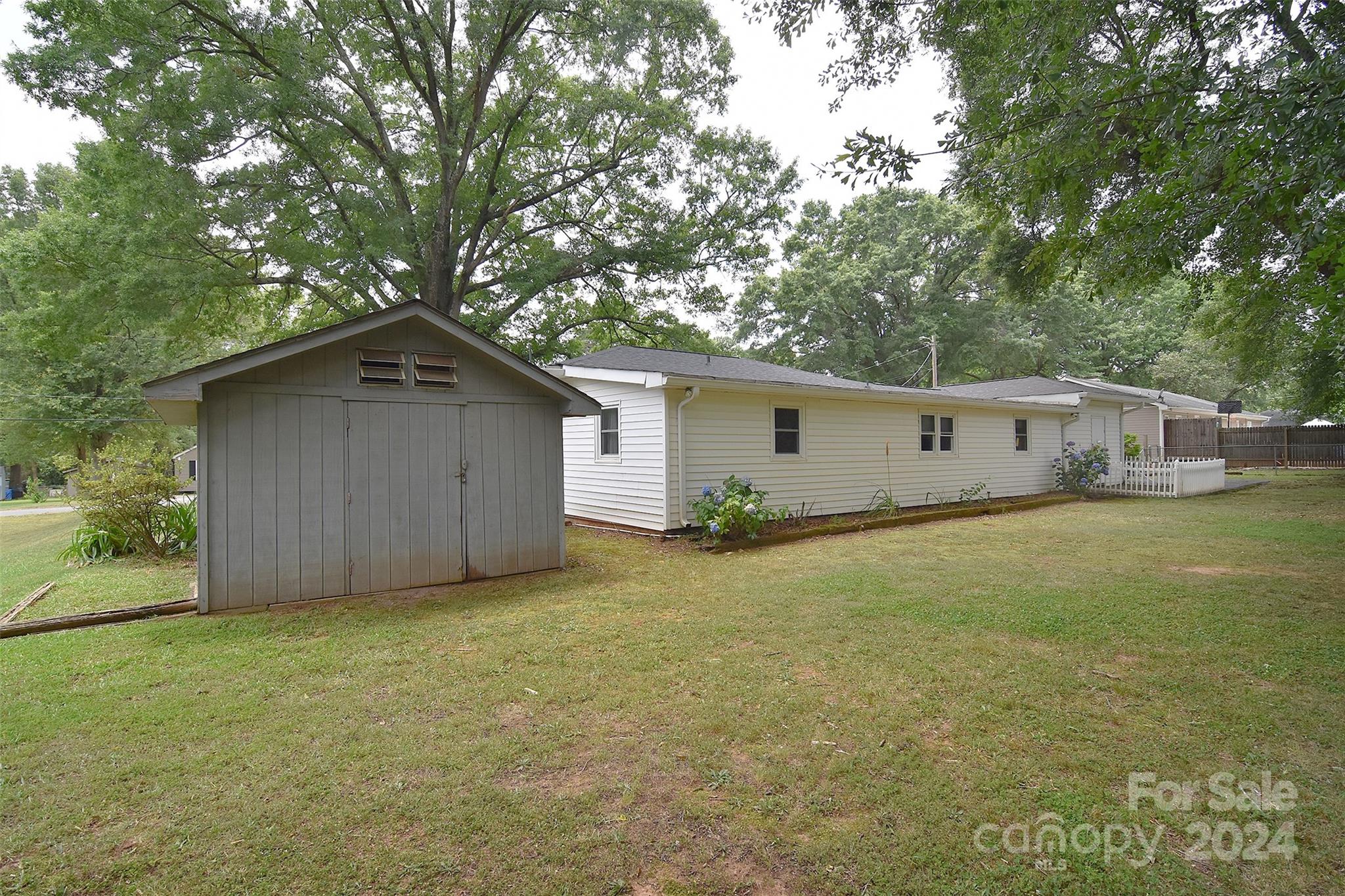 E P. Lewis Estate - Residential