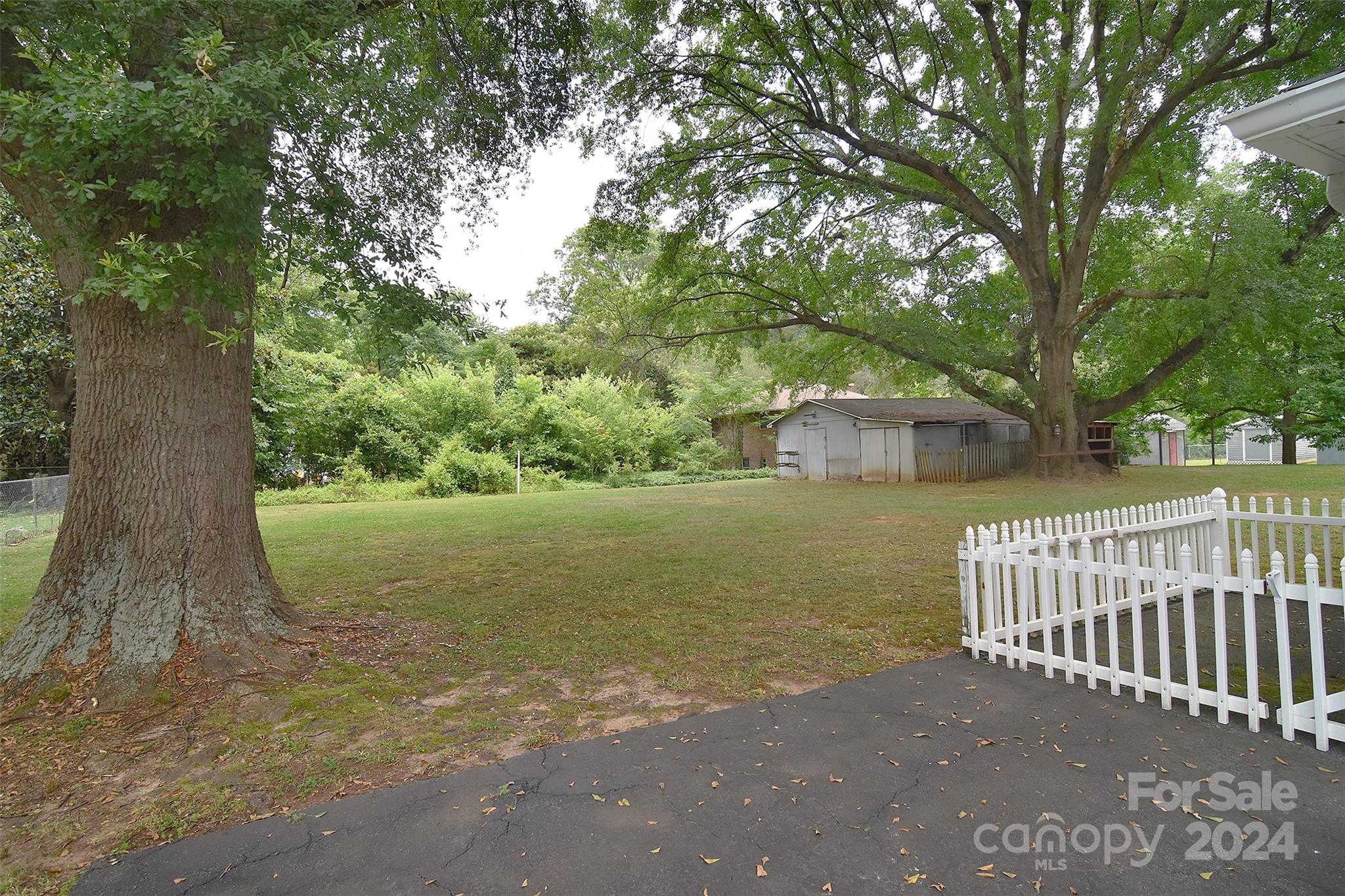 E P. Lewis Estate - Residential