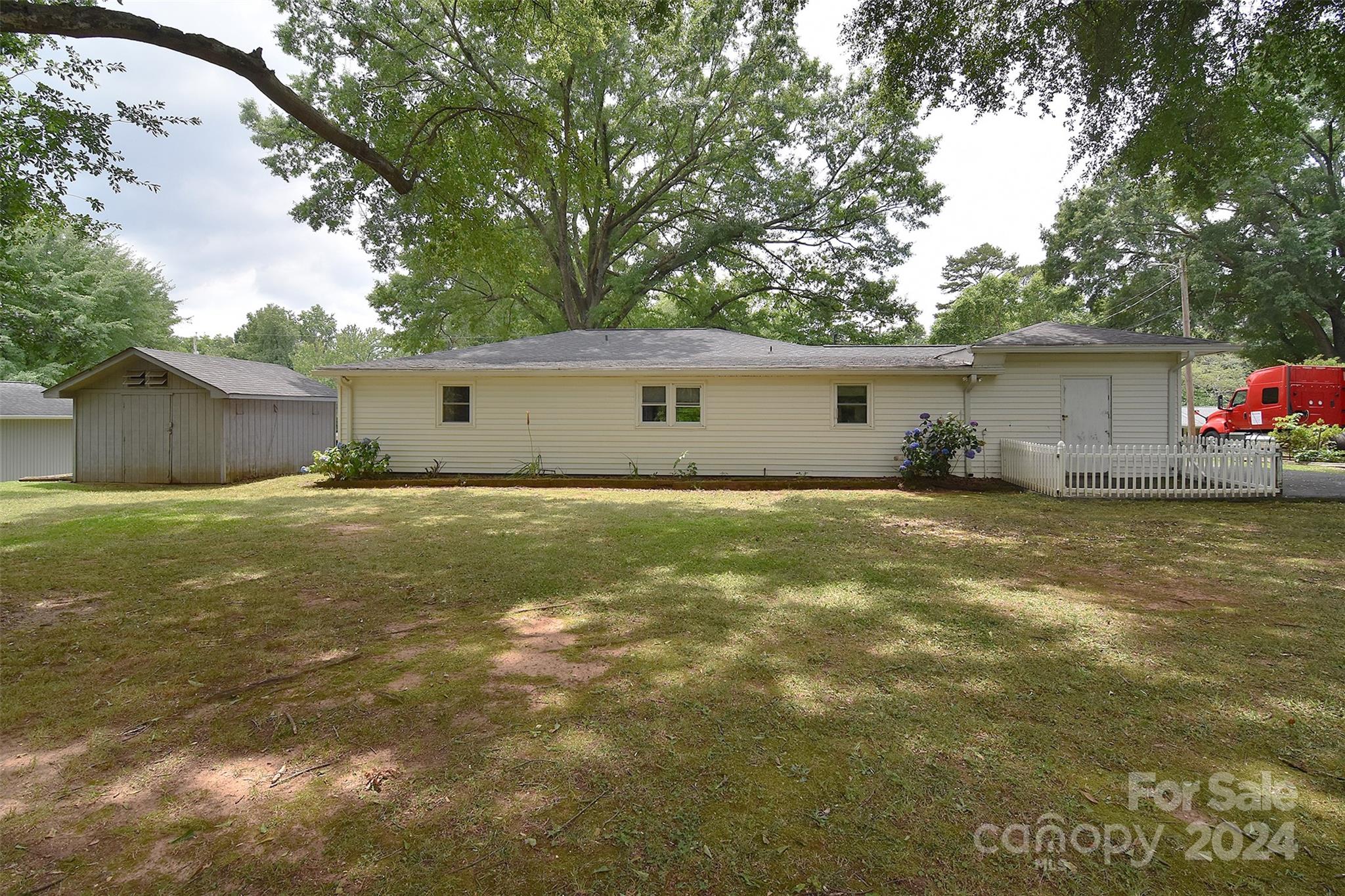 E P. Lewis Estate - Residential