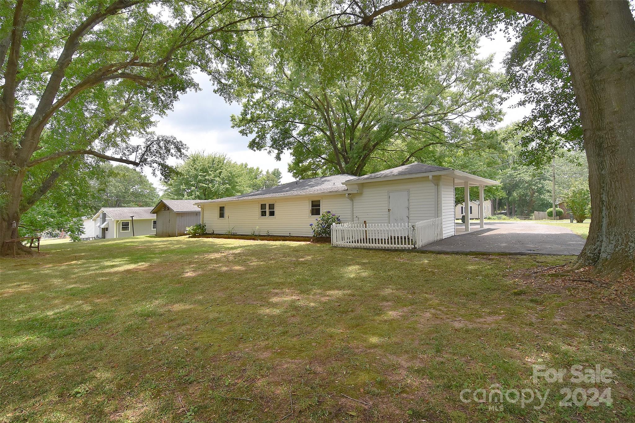 E P. Lewis Estate - Residential