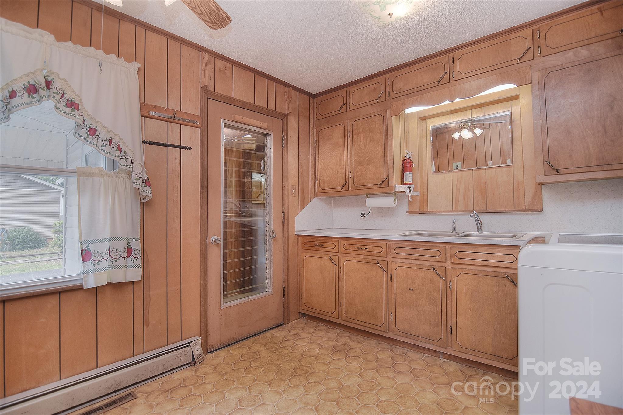 E P. Lewis Estate - Residential