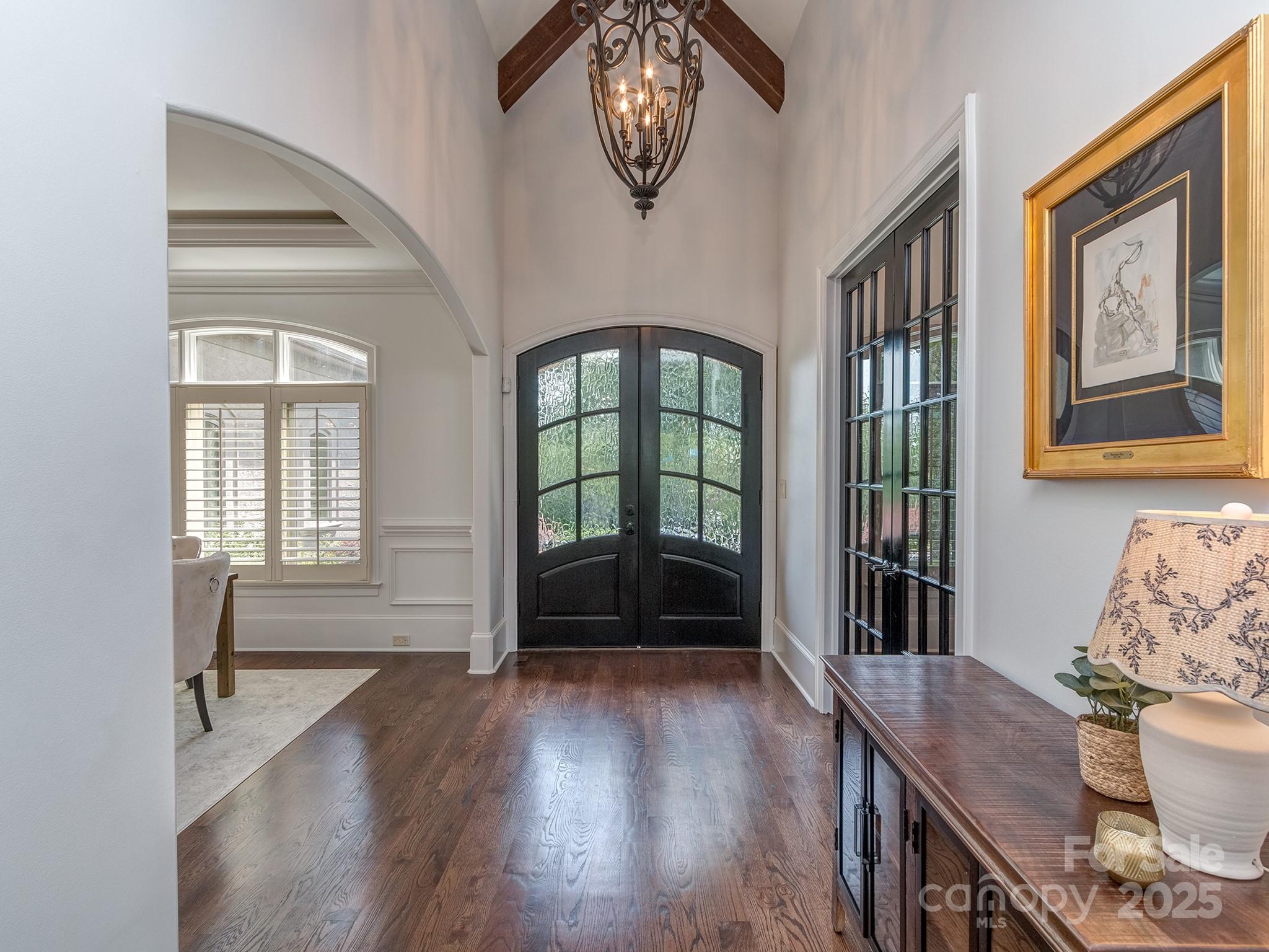 1404 Lookout Circle