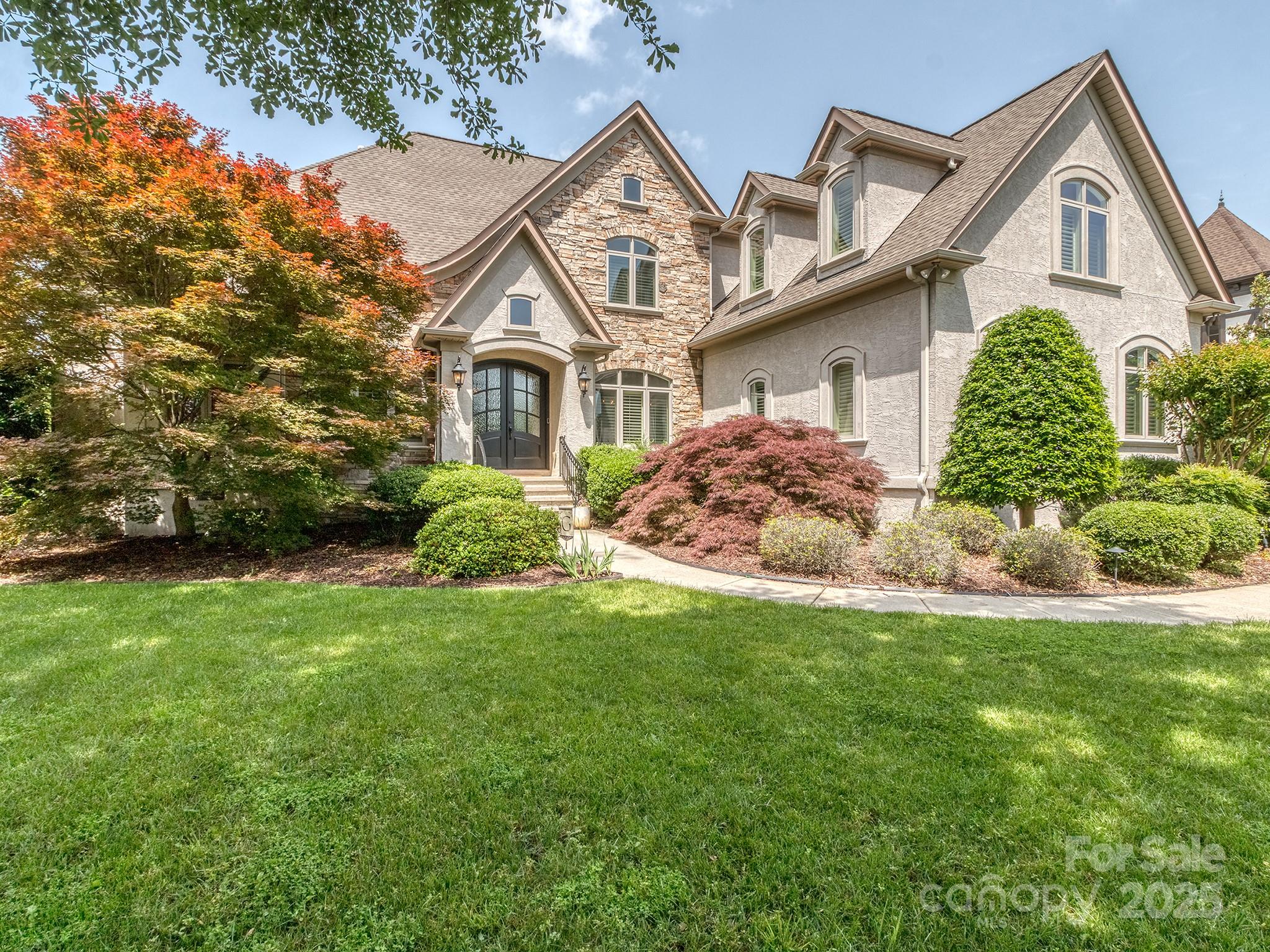 1404 Lookout Circle