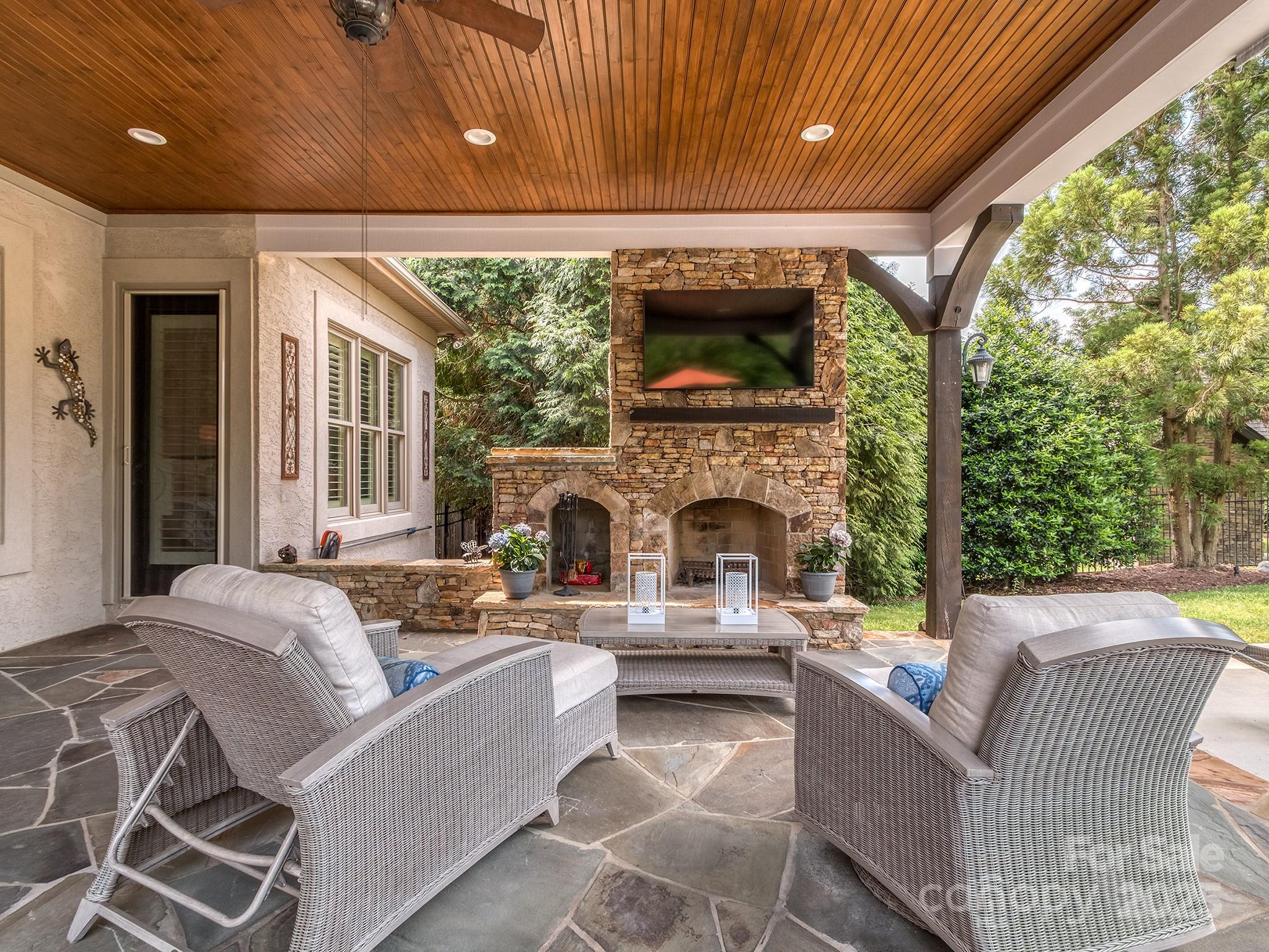 1404 Lookout Circle
