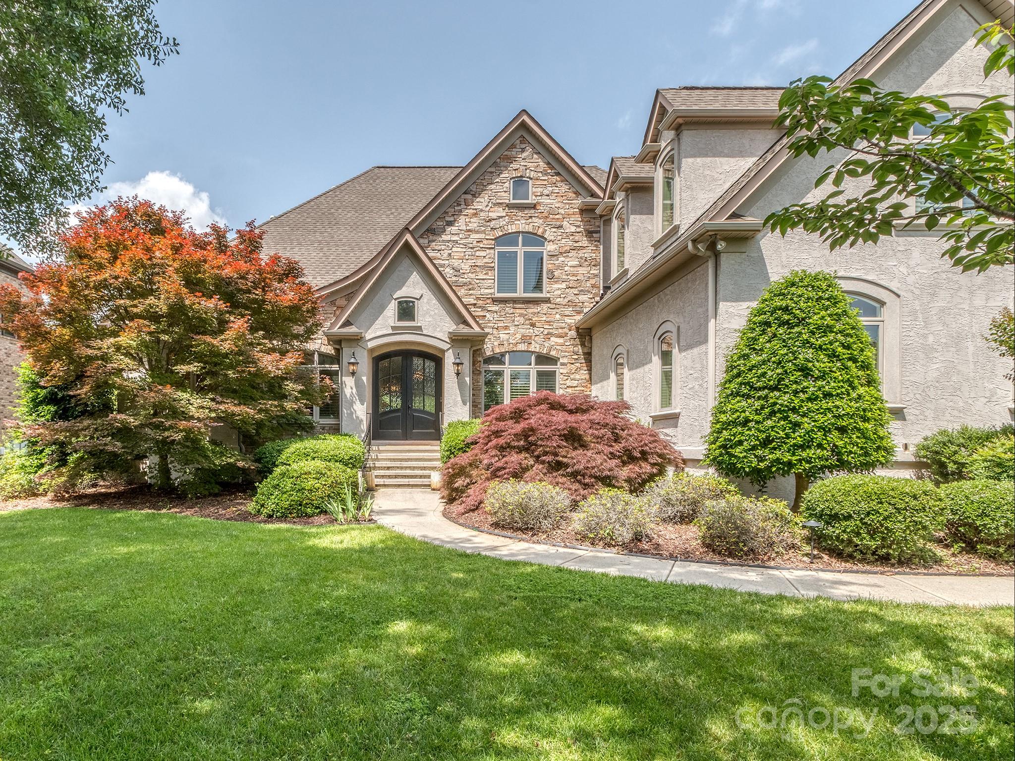 1404 Lookout Circle