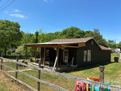 Photo of 119 Robin Road, Gastonia, NC 28056 (MLS # 4375144)