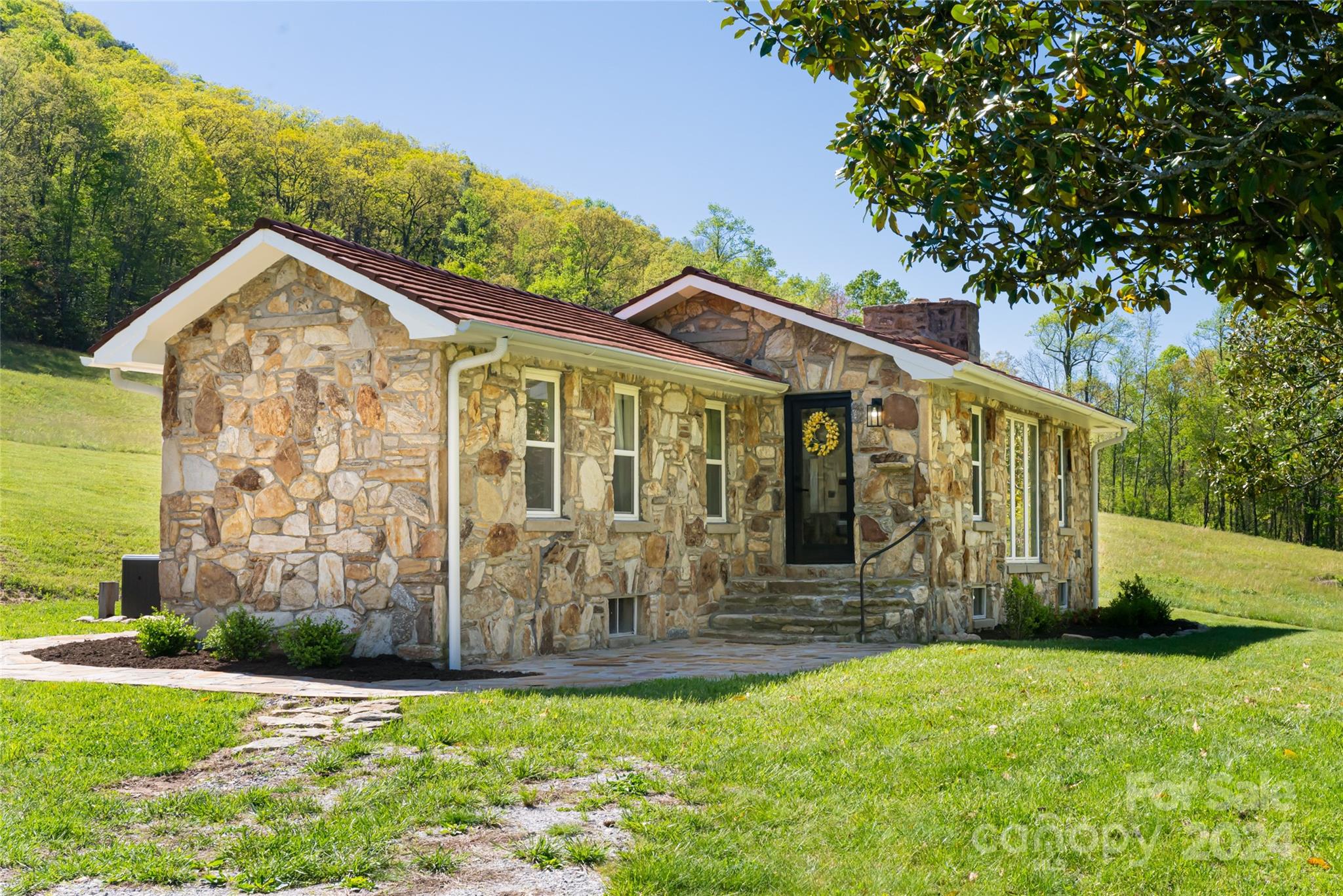 103 Maynards Way