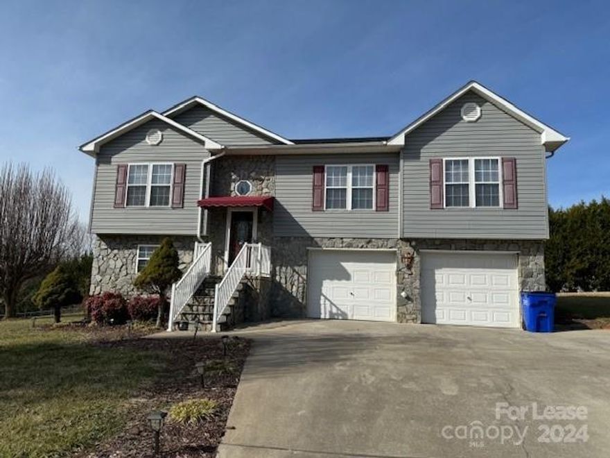 Nice split foyer home in the nice town of Hudson.  This 3 BR 2 BA home has a nice bonus room downstairs perfect for a play room or craft room.  Also could be a 4th BR.  2 car garage.  Come take a look at this nice home.  Conveniently located between Hickory and Boone.