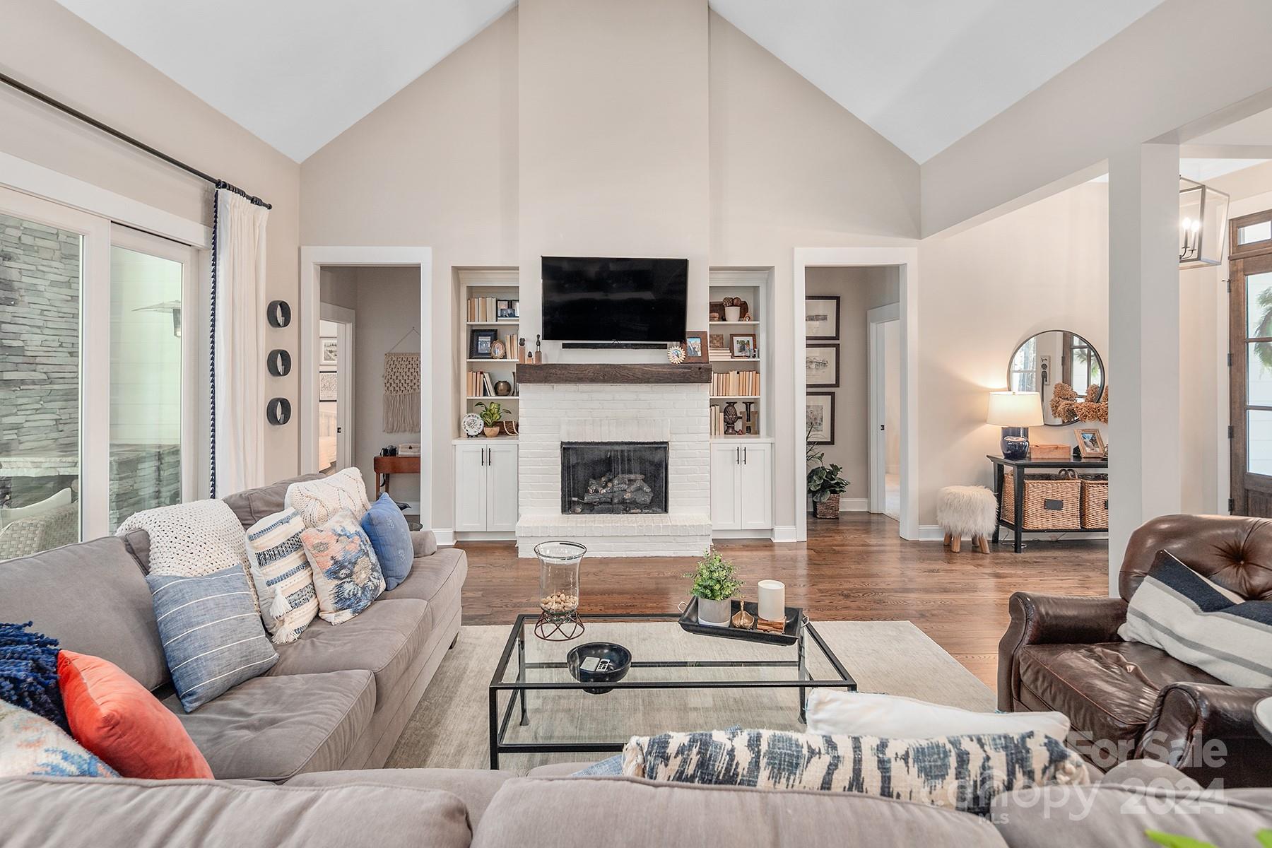 Pebble Bay - Residential