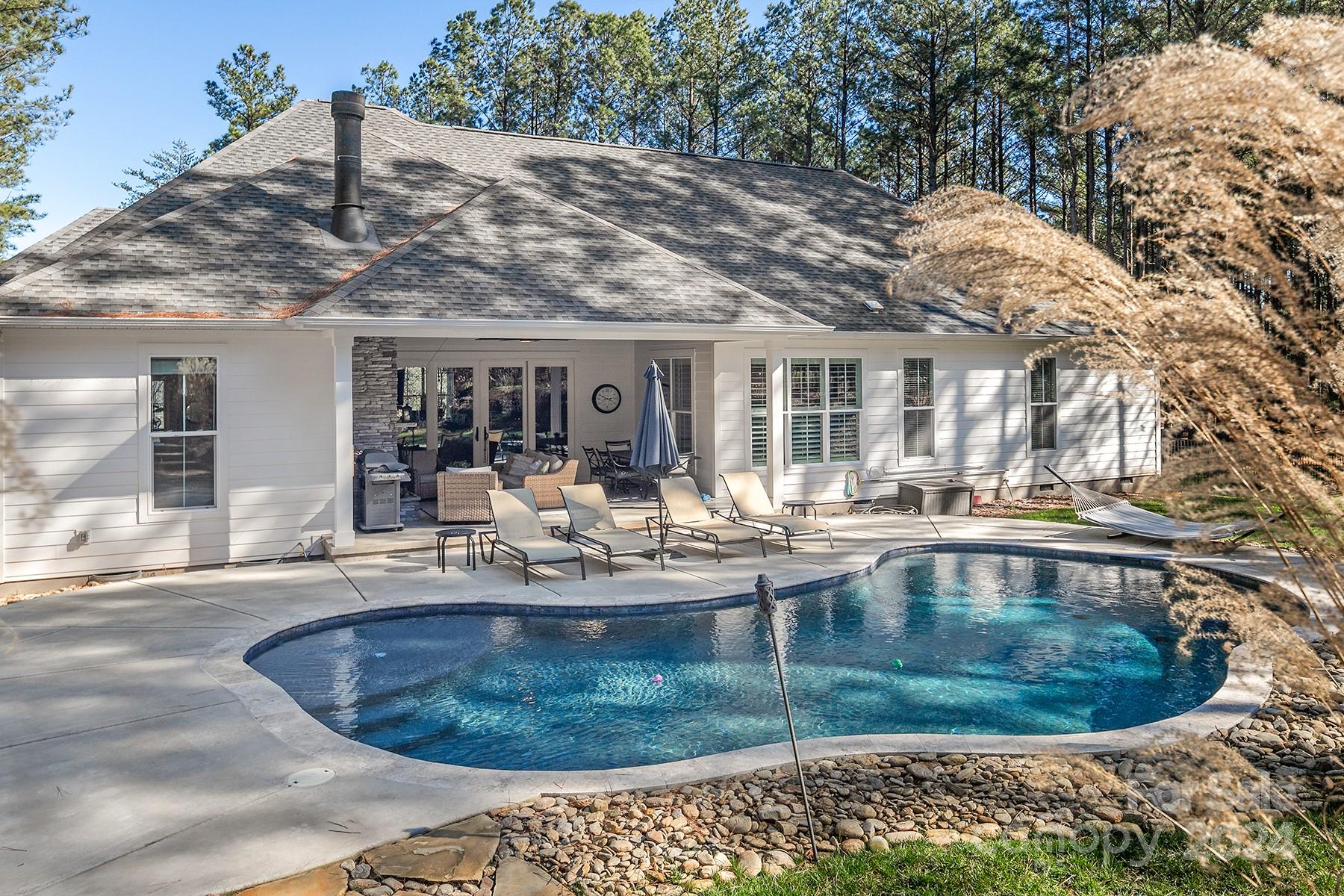 Pebble Bay - Residential