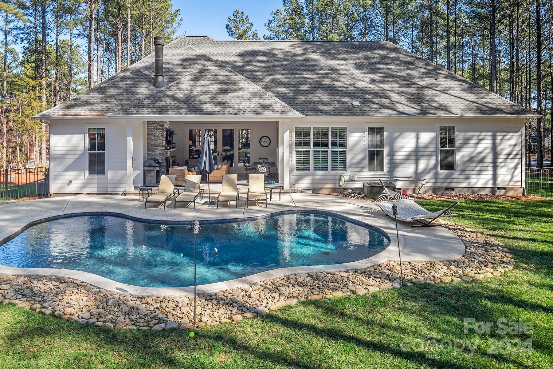 Pebble Bay - Residential