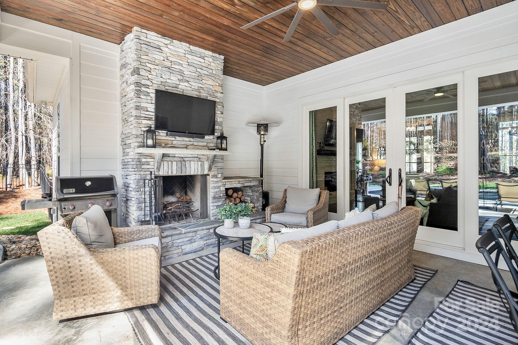 Pebble Bay - Residential