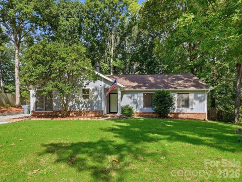 Photo of 10702 Kingfisher Drive, Charlotte, NC 28226 (MLS # 4432057)