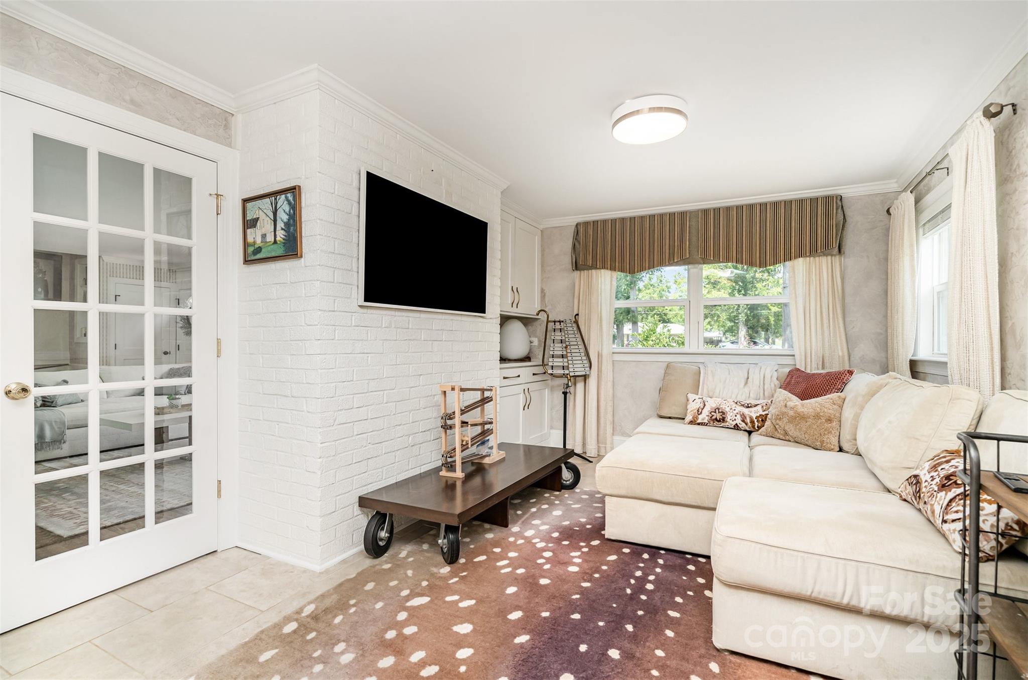 Country Club Estates - Residential