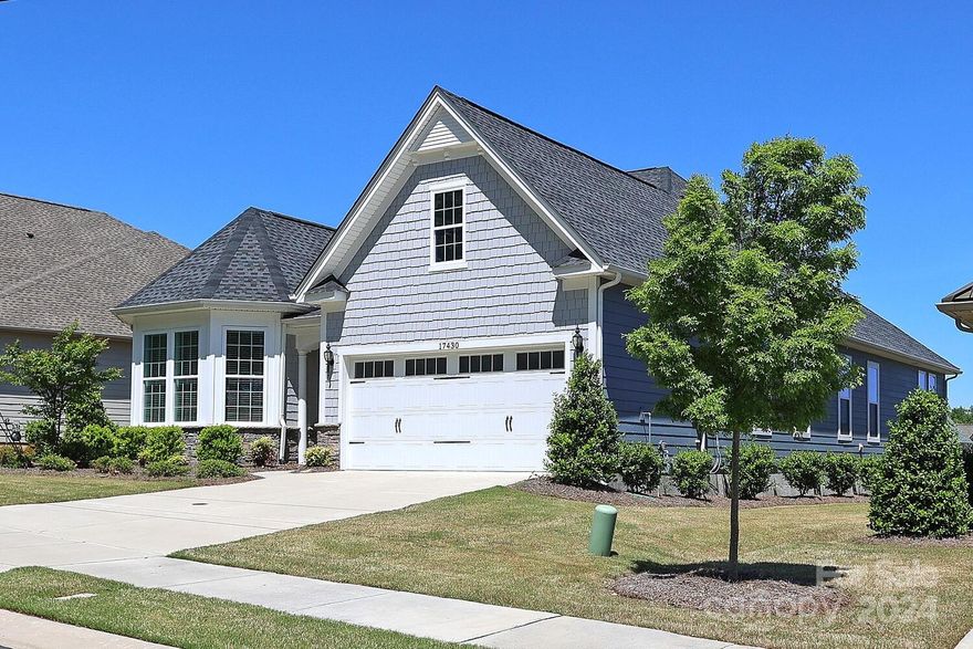 MOTIVATED SELLER. BRING OFFERS!!!SPECTACULAR HOME in Regency at Palisades/ONLY 3 YRS. OLD/Upgrades galore/Covered Front Porch/Large Bay Window in Home Office w/French doors/Covered concrete Patio w/beautiful view/Gourmet Kitchen w/large Granite Island/Granite Countertops/Backsplash/Walk-in Pantry/ample Cabinet Space/Built in Oven/Open floor concept/ Hrdwd Flrs throughout/High Ceilings throughout/Tray Ceilings in Mstr Ste./Ceiling fans/Mstr Bth includes Granite Counters/addt'l Daylight Windows/oversized contemporary shower w/dual shower heads/Laundry rm. w/2 entrances/Mstr Ste. has tray ceilings/Oversized Walk-in closet/Neutral colors /HOA fee includes Irrigation AND Lawn Maintenance/Amenities include 10,000' Clubhouse nestled on the shores of Lake Wylie, Canoe and Kayaking,  Outdoor Pool, Hot Tub, Fitness Center, Tennis Courts, Bocce, Pickle Ball courts, Lake access nearby. Minutes to Charlotte Douglas airport. Easy access to 485, 77, and Hwy 160. Minutes from Charlotte Outlet stores.