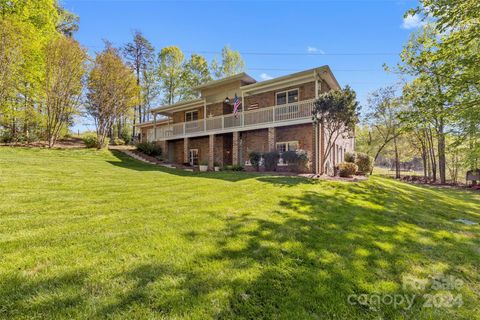 Single Family Residence in Denver NC 3950 Hidden Brook Drive.jpg