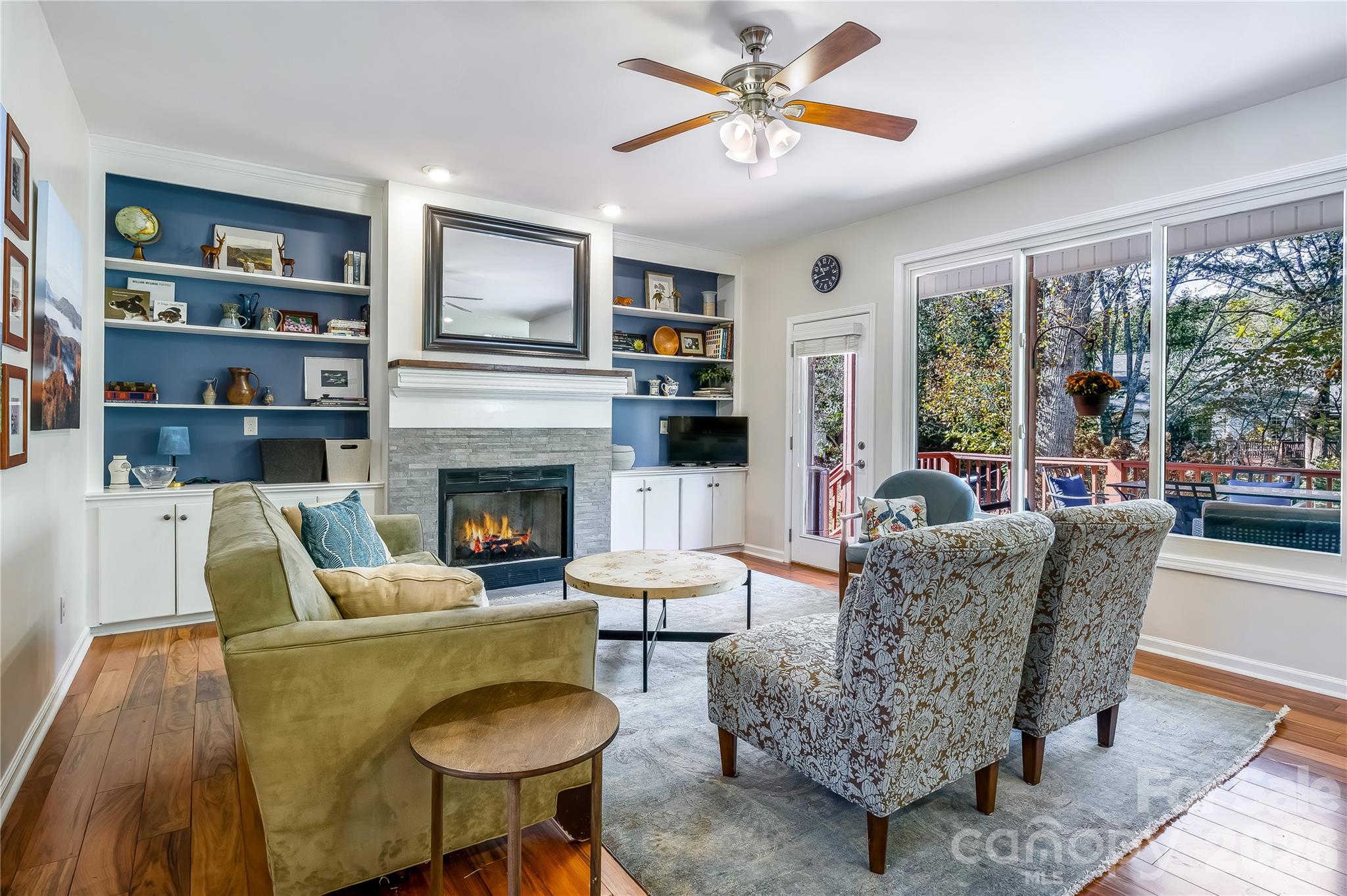 Old Applewood Hollow - Residential