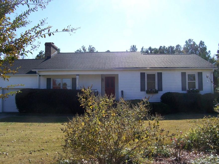 Updated Ranch Within Walking Distance to Shops, Restaurants in Baxter Village. Hardwood Floors in Great Room w/ Wood-Burning Fireplace & Native Rock Chimney. Eat-In Kitchen w/ SS Appliances, Granite Counters, Chopping Block& See-Through Into Great Room. Large bonus roomMaster w/Adjoining Sitting Area & Walk-In Closet. Luxurious Master Bath & Upscale 2nd Bath. Large Sun Room w/ Access to Private Patio. Bonus Room.2 Car Attached Garage