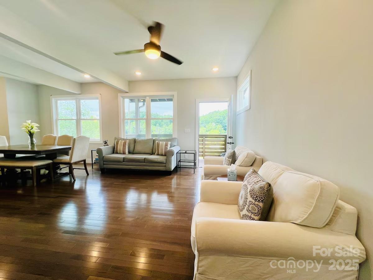 1061 Riverside Drive