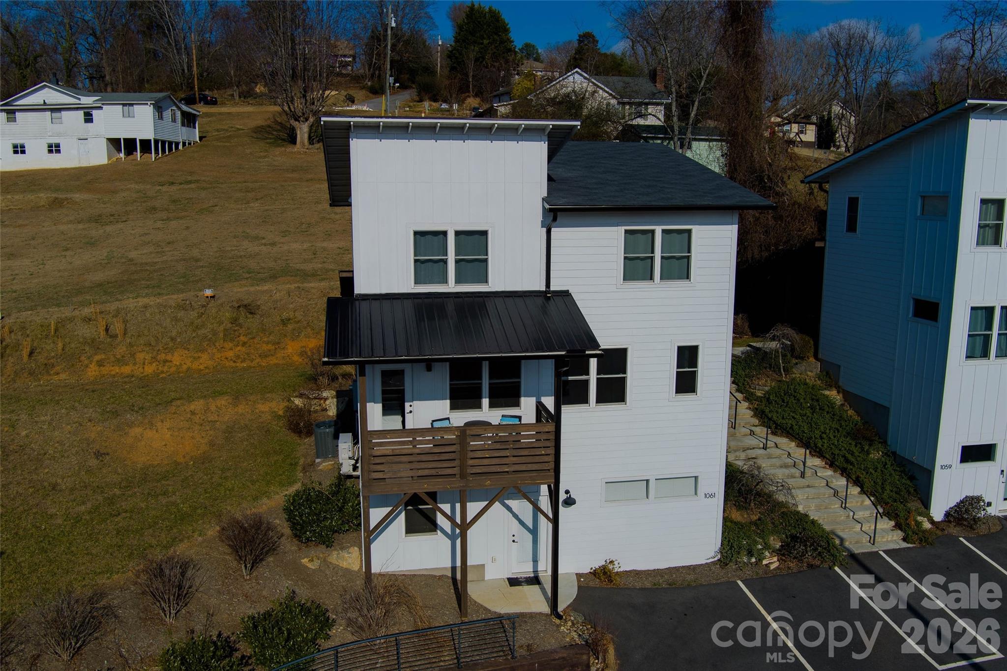 1061 Riverside Drive
