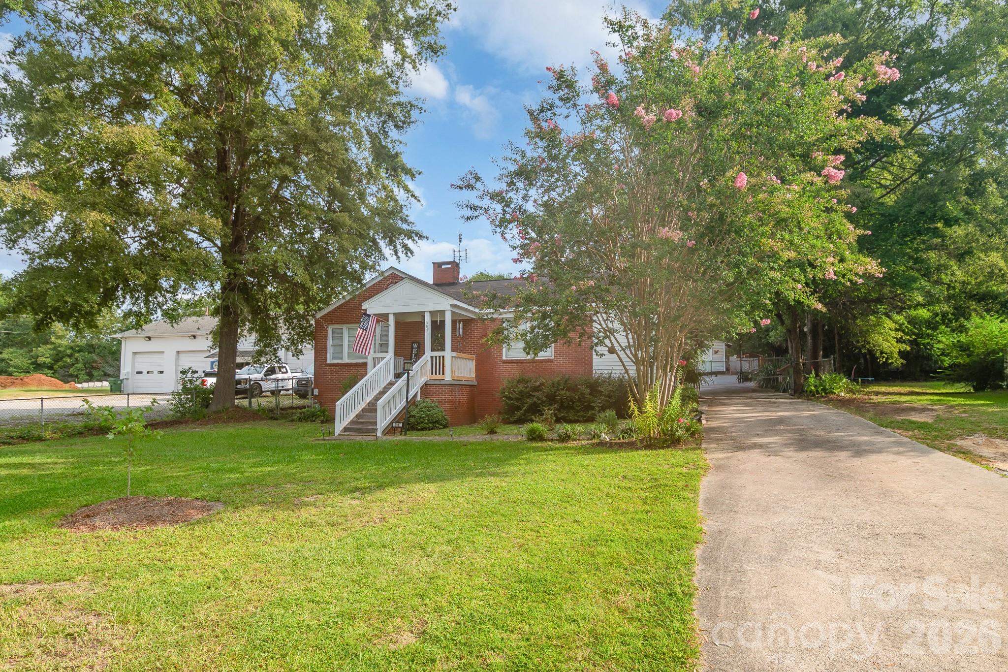 1587 Flat Creek Road