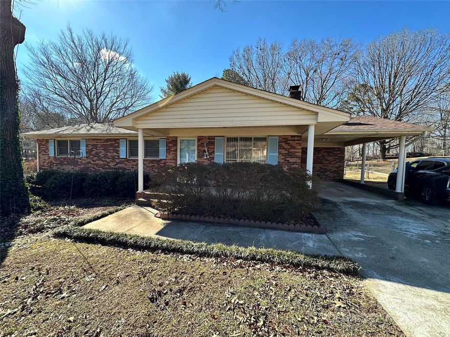 Priced to Sell!!! Check out this 3-bedroom brick veneer home nestled in a quiet neighborhood in rural Gaston County. No HOA, spacious front/back yards and an elegant 80s/90s charm, don't miss out on this one!