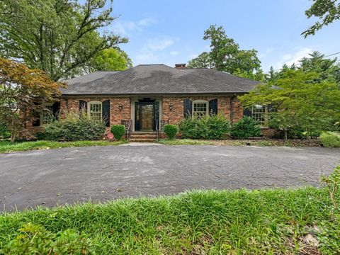 3515 Foxcroft Road Charlotte NC 28211