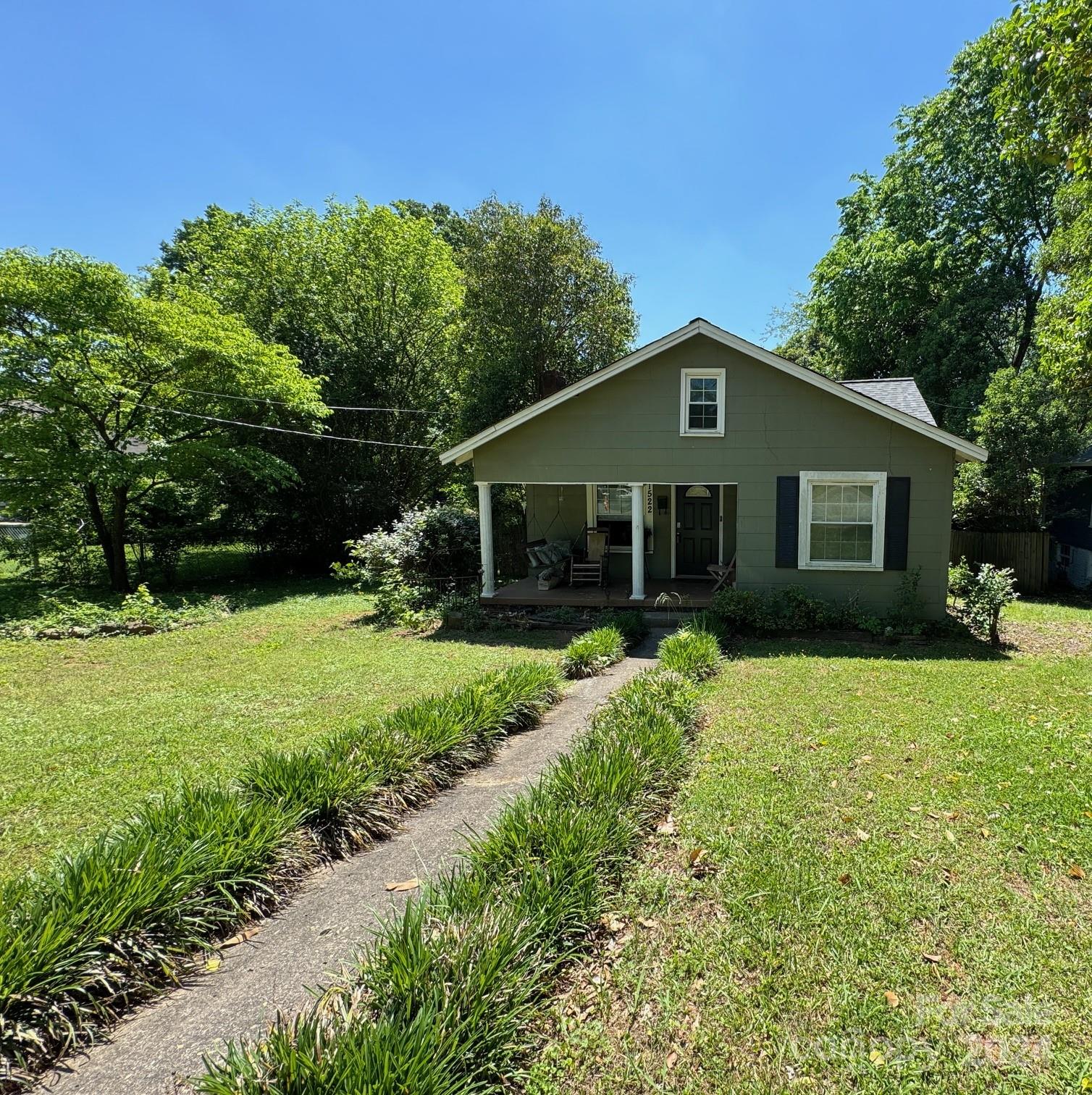 Photo 1 of 15 — 1522 E 35th Street, Charlotte, NC 28205