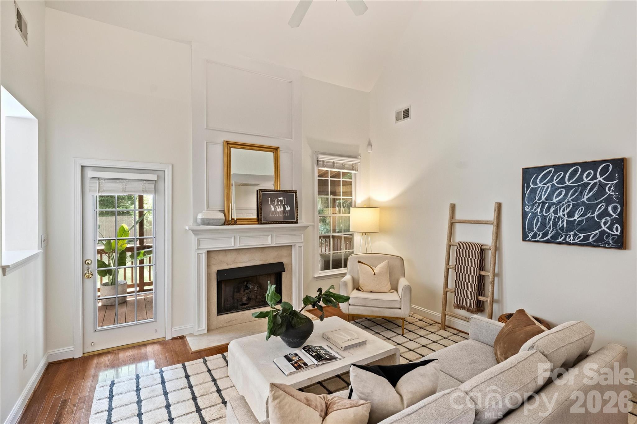 1912 Dearmon Drive