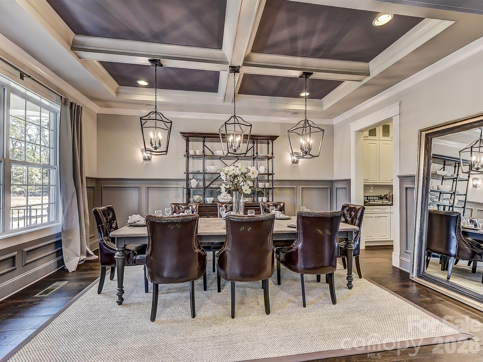 752 Lynderhill Lane