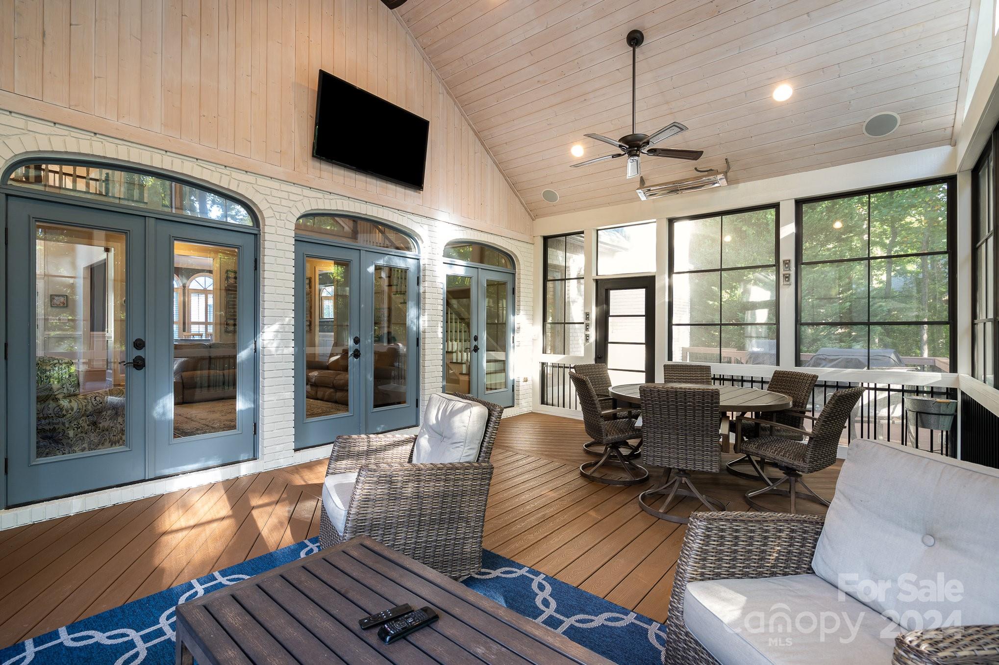 Royal Oaks - Residential