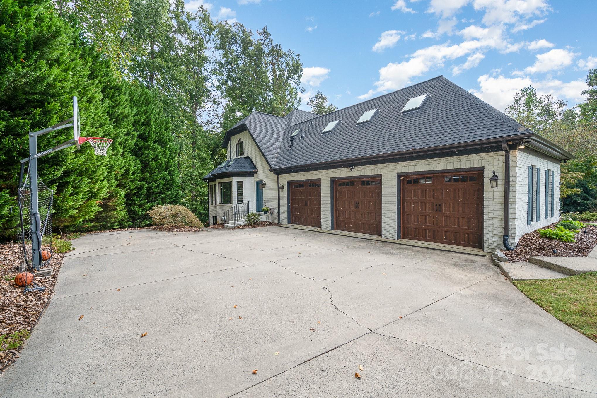 Royal Oaks - Residential