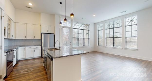 Charlotte, North Carolina 28211, United States, 3 Bedrooms Bedrooms, ,2 BathroomsBathrooms,Residential,Active,55491