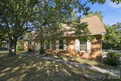Photo of 7416 Folger Drive, Charlotte, NC 28226 (MLS # 4424929)