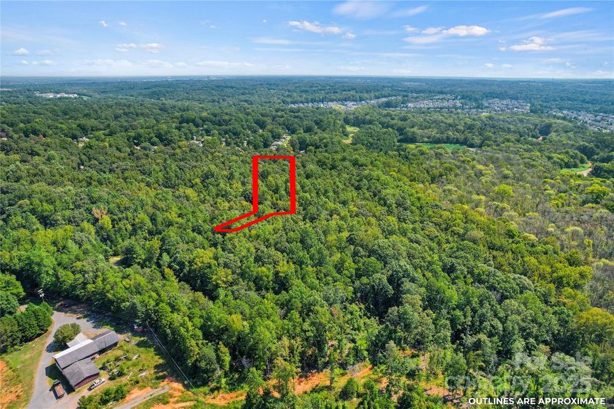 Prime 1.42 acre parcel

Wooded parcel with plenty of room to create spacious estate and have the freedom and space to create your dream home while maintaining some privacy.

This property offers excellent accessibility and is located with close proximity to top-rated public schools and the abundant shopping, dining, and lifestyle amenities of Fort Mill—one of the region’s most desirable growth corridors.