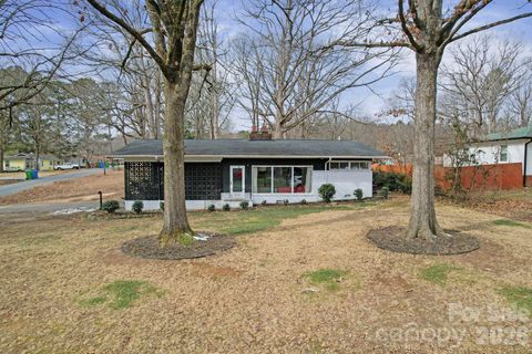 Photo of 201 N Beverly Drive, Locust, NC 28097 (MLS # 4343984)