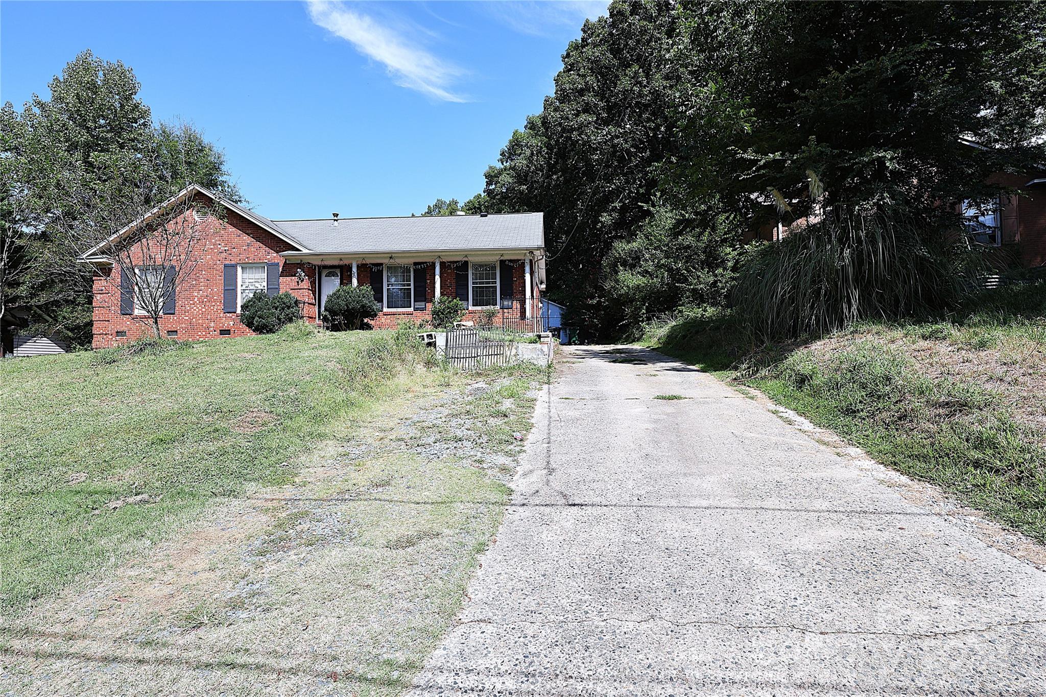 2209 Laura Drive