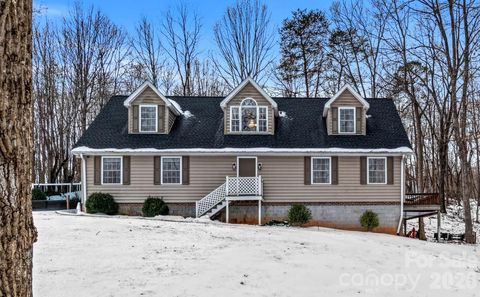 1012 Tuckda Way Hamptonville NC 27020