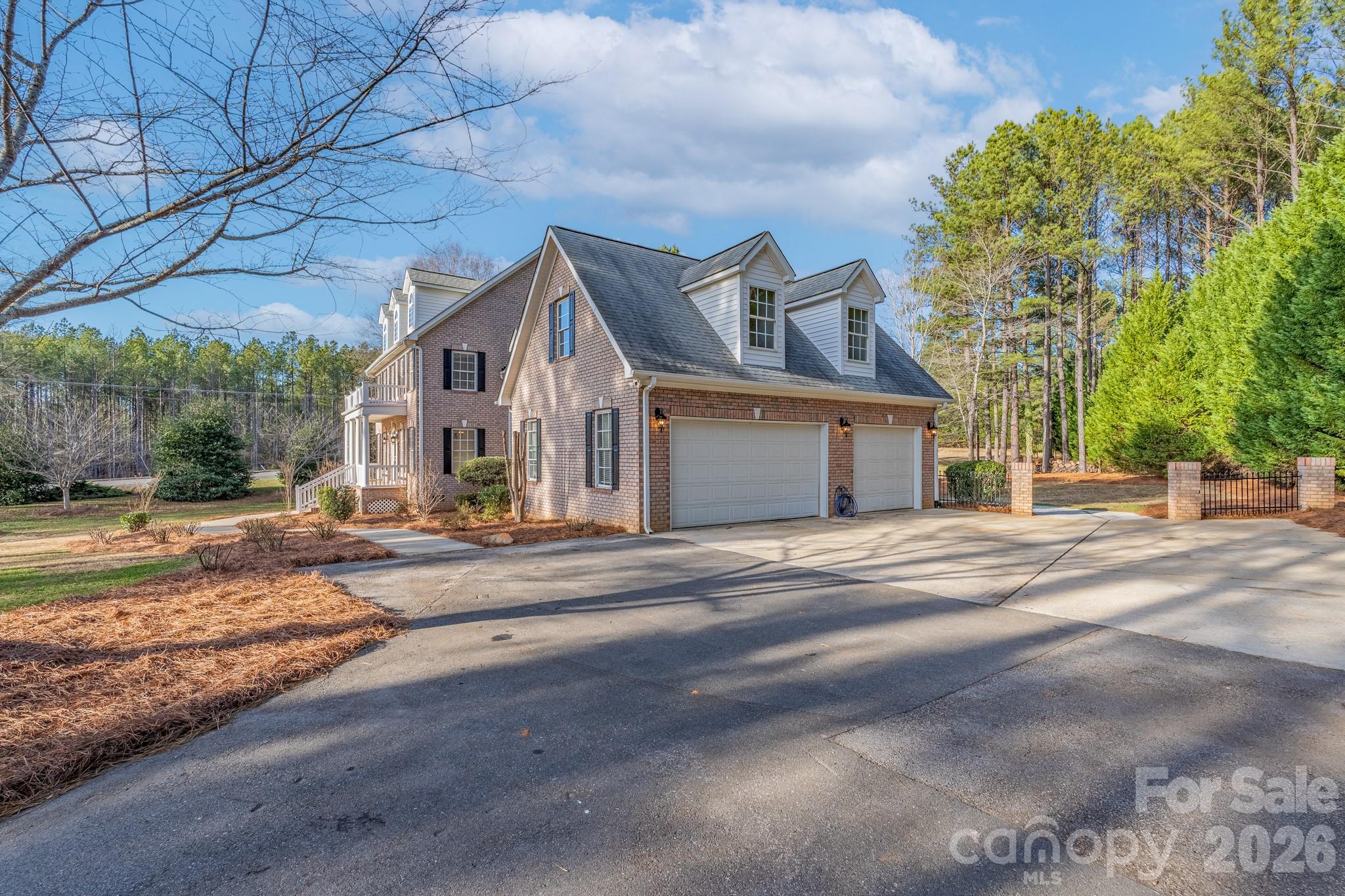 803 Land Grant Court