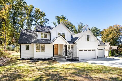 1871 Lynmore Drive Sherrills Ford NC 28673