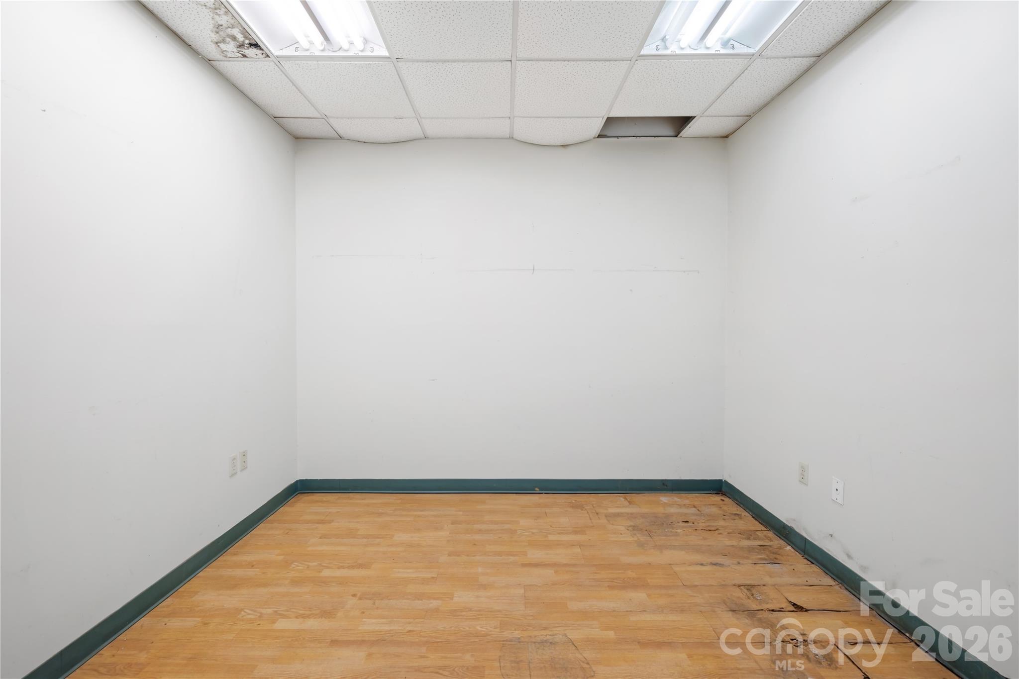 2195 Charlotte Highway