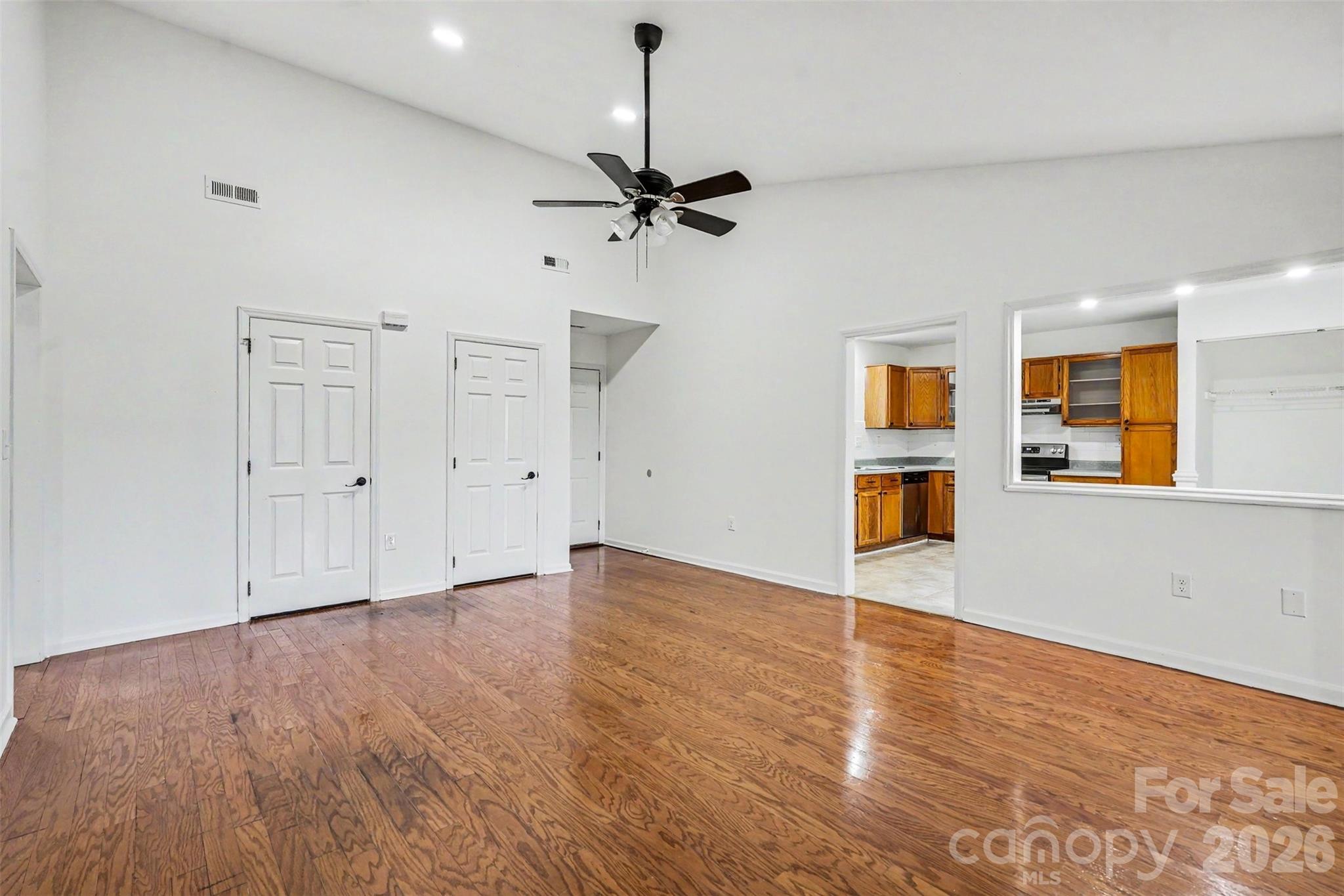 1542 Hunt Club Court