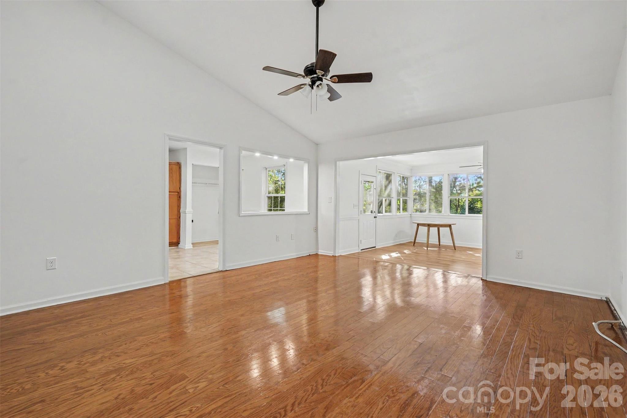 1542 Hunt Club Court