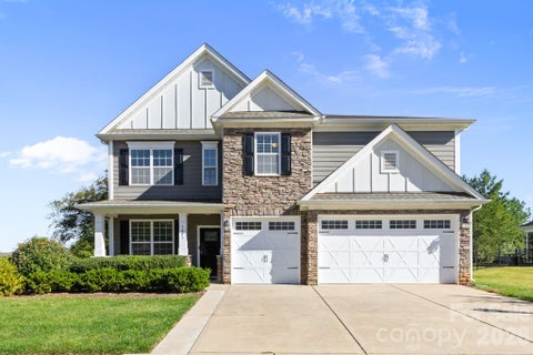 Photo of 5401 Casper Drive, Charlotte, NC 28214 (MLS # 4434975)